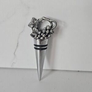 Pewter‎ Silver Tone Metal Wine Bottle Stopper with Grape Cluster Decorative Top